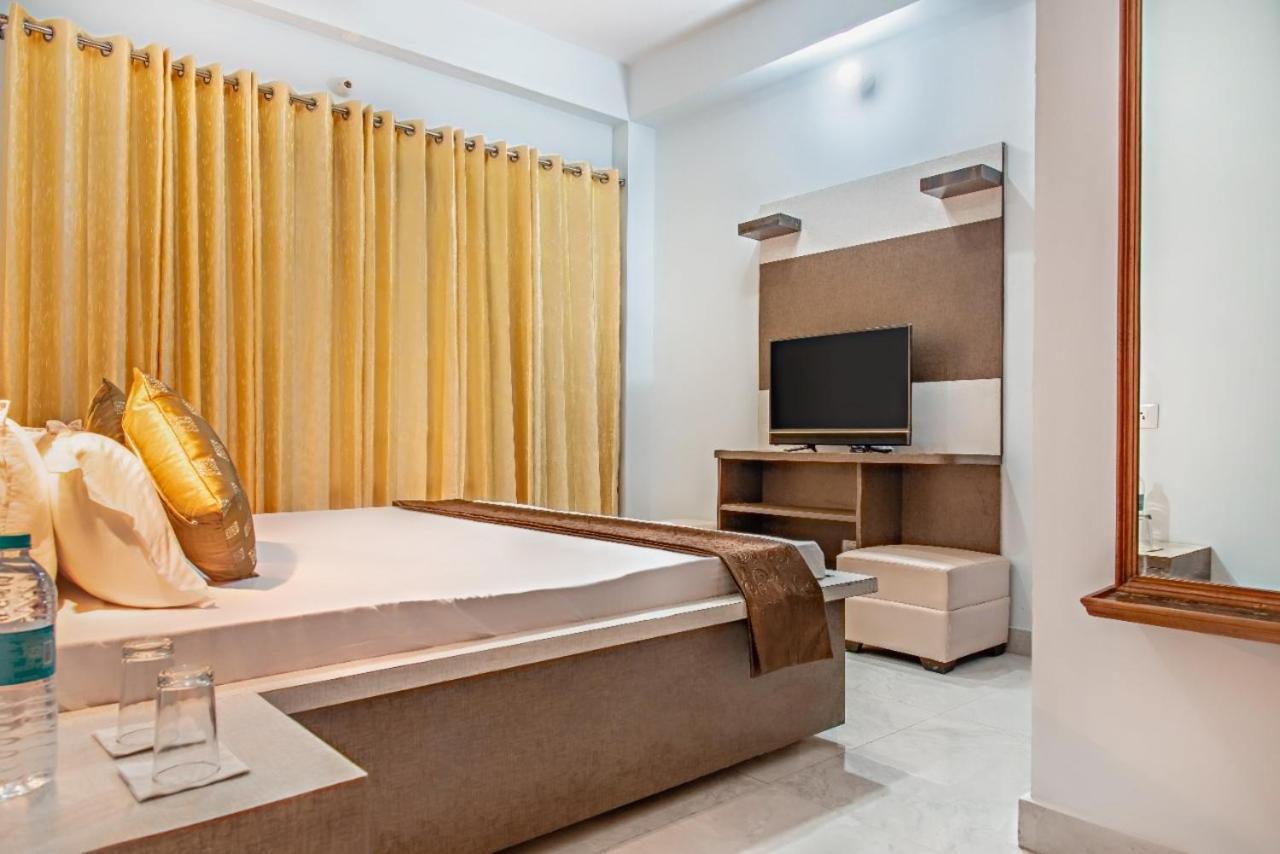 The Woods View: Serene Retreat By Exotic Apartment Kasauli